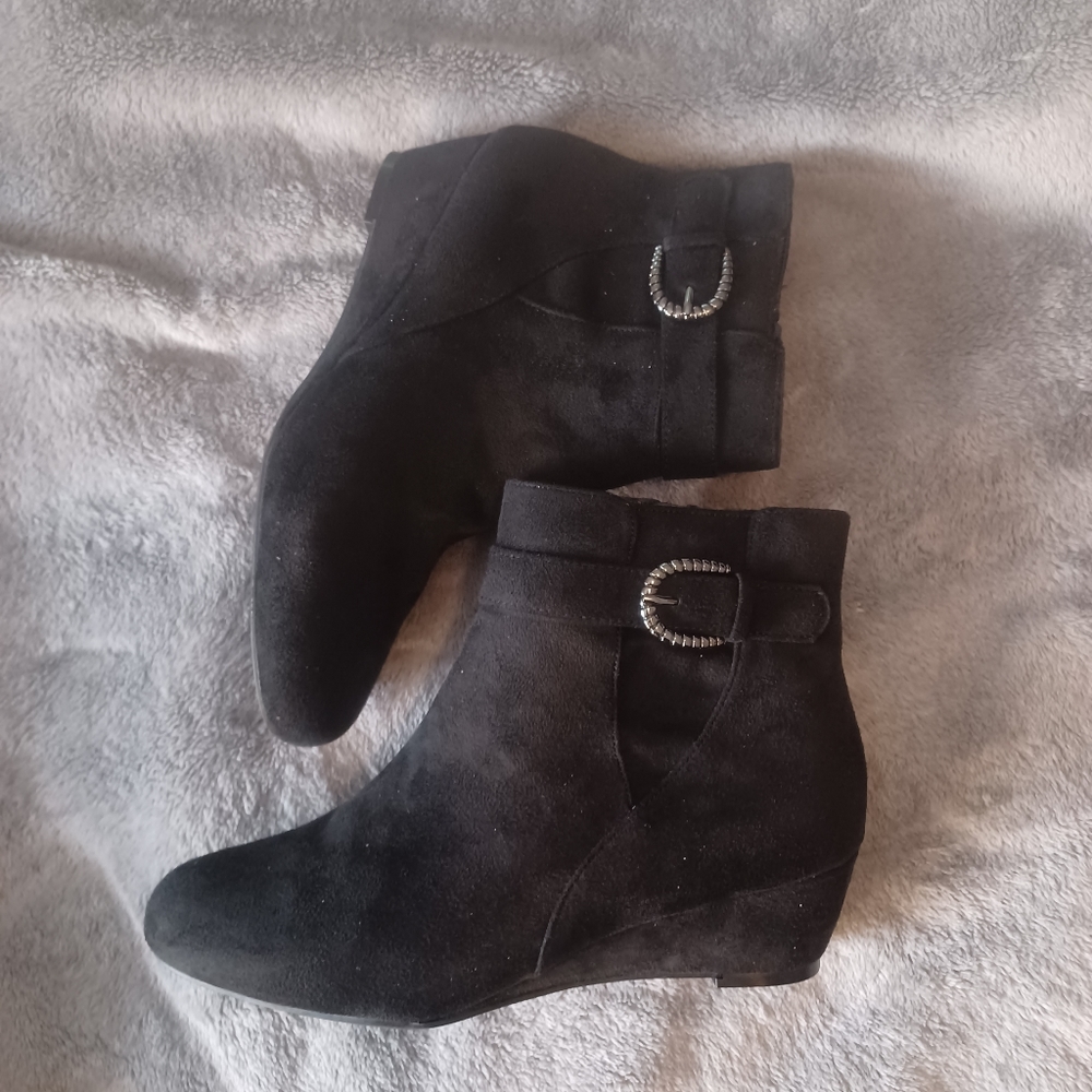 East 5th memory foam suede boots/booties, size 8&1/2 w wedge heel. Never worn.